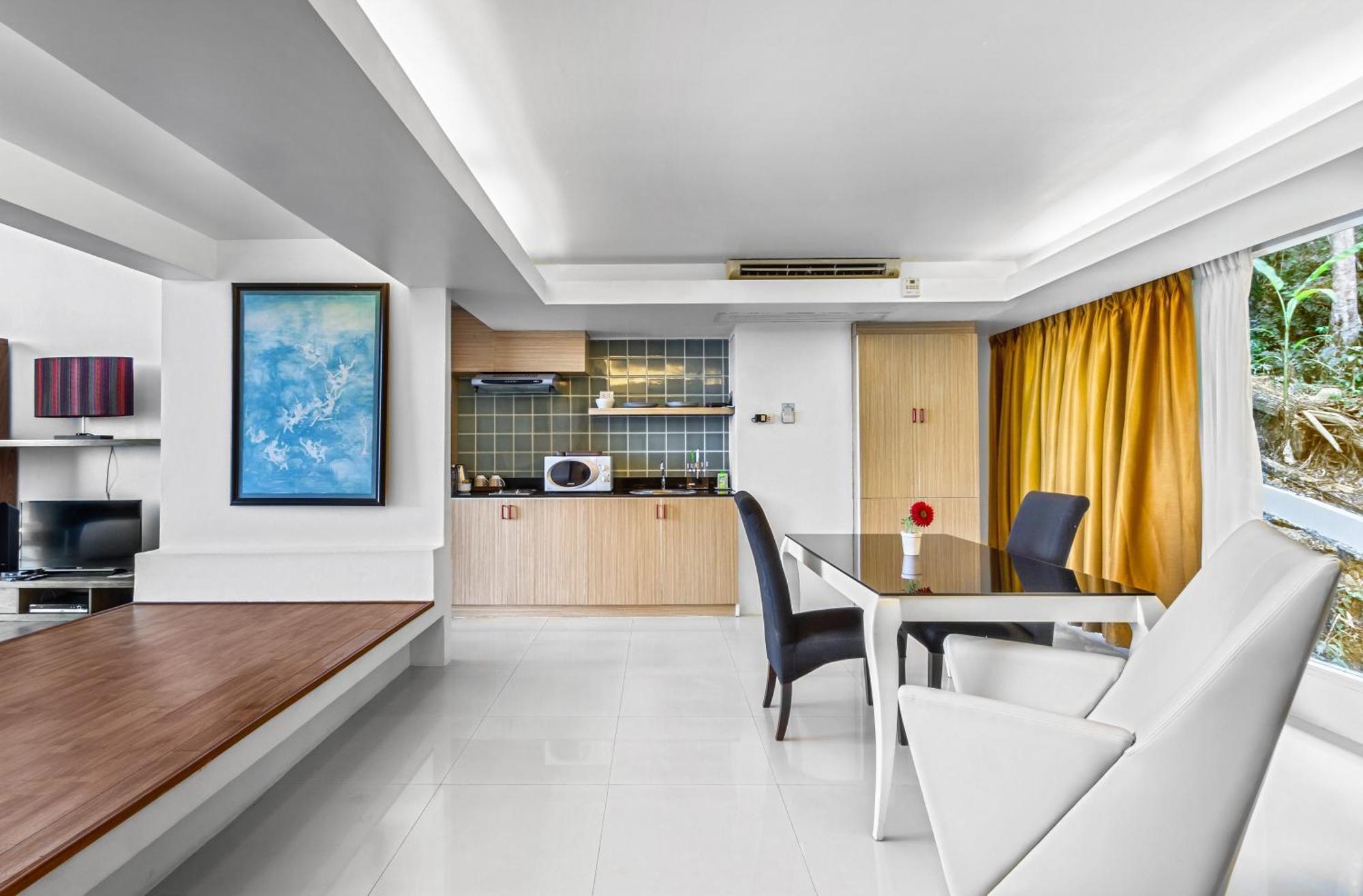 Hilltop Wellness Resort Kathu Bilik gambar